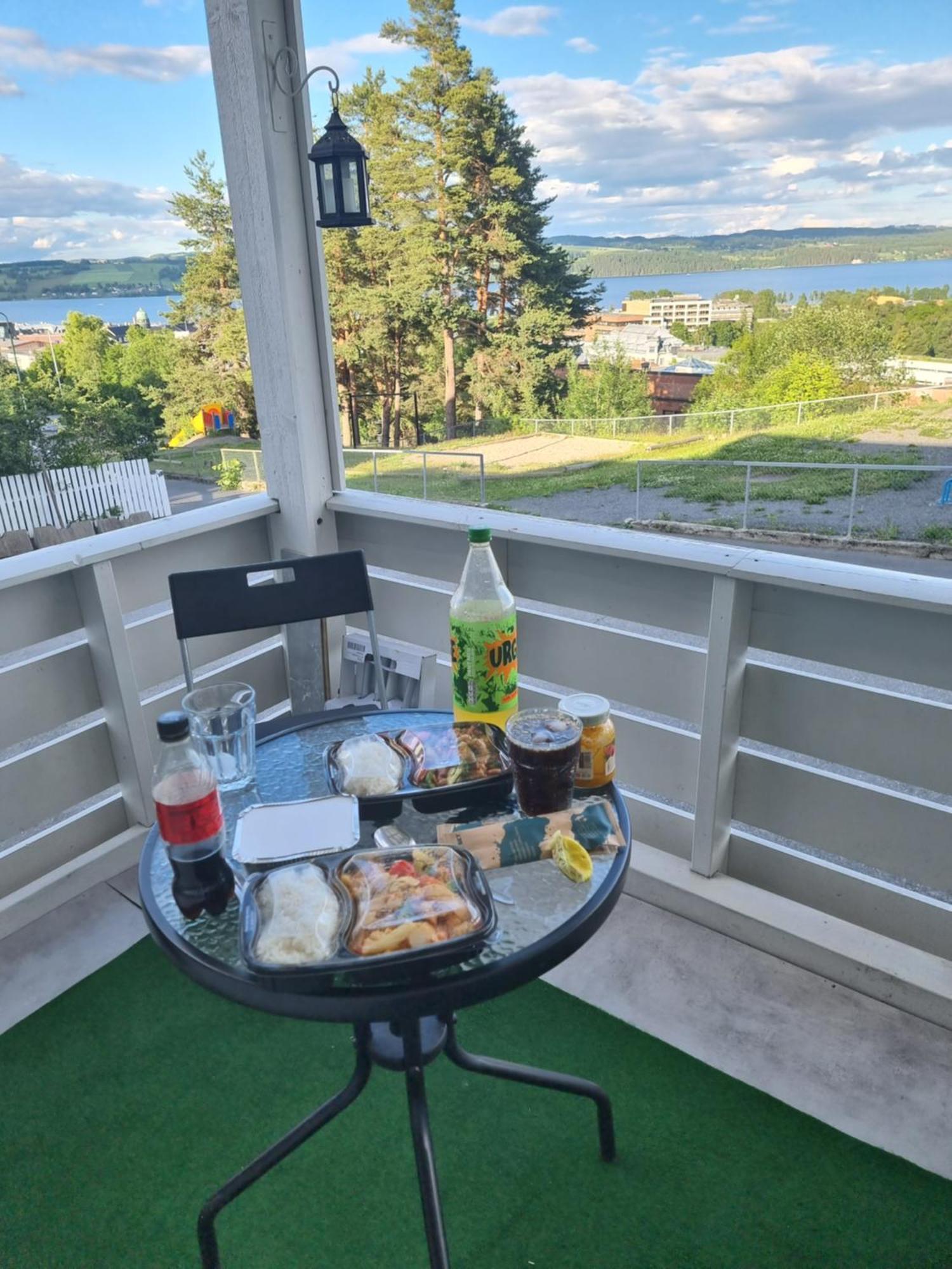 Room In Handsome Haven House Gjøvik Kültér fotó